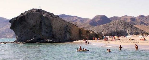 Playa de monsul cabo de gata
