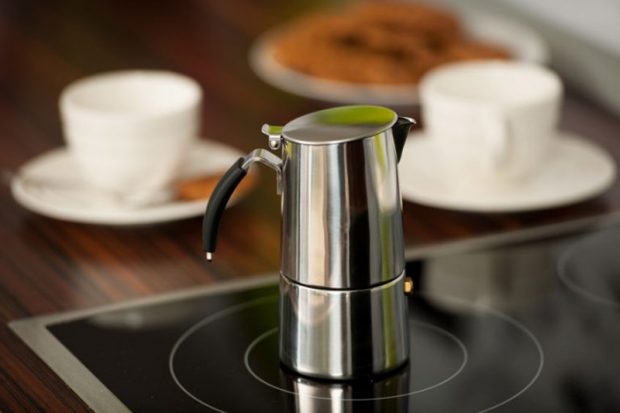como hacer cafe en cafetera italiana